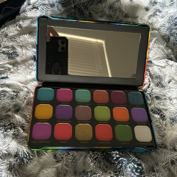 Revolution make up palette birds of Paradise - Picture 2 of 3